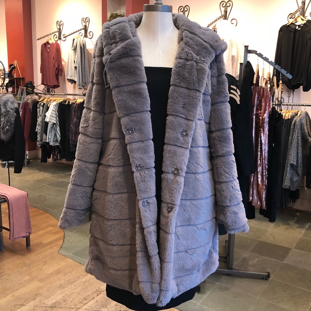 Women’s Faux Fur Hooded Parka/Coat‼️ LARGE